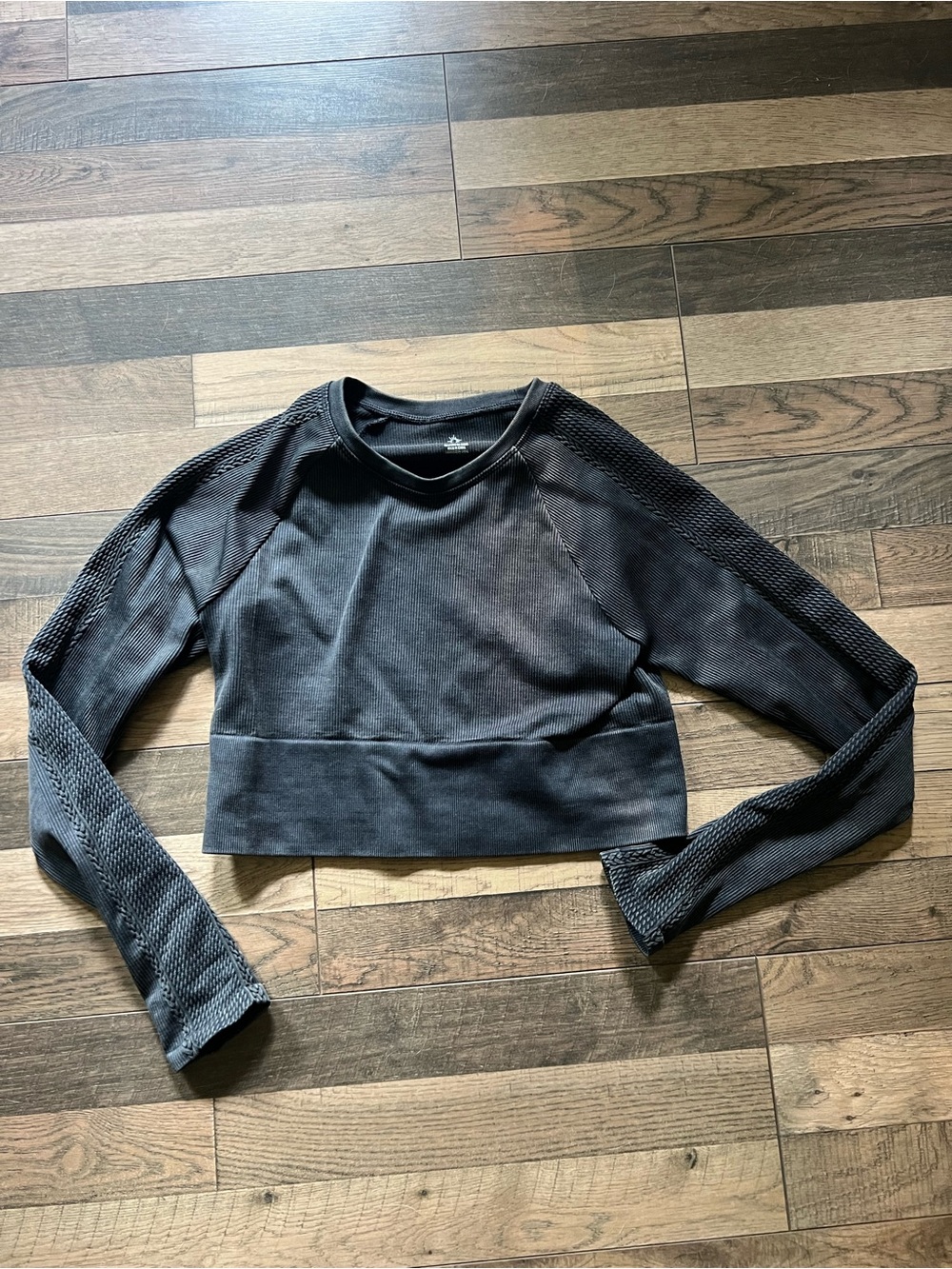 Cropped Long-Sleeve Mesh-Panel Top — Black